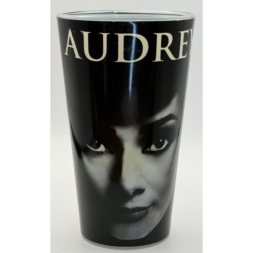 🎬🍸 Audrey Hepburn Pint Glass – Classic Hollywood Collectible! 🍸🎬